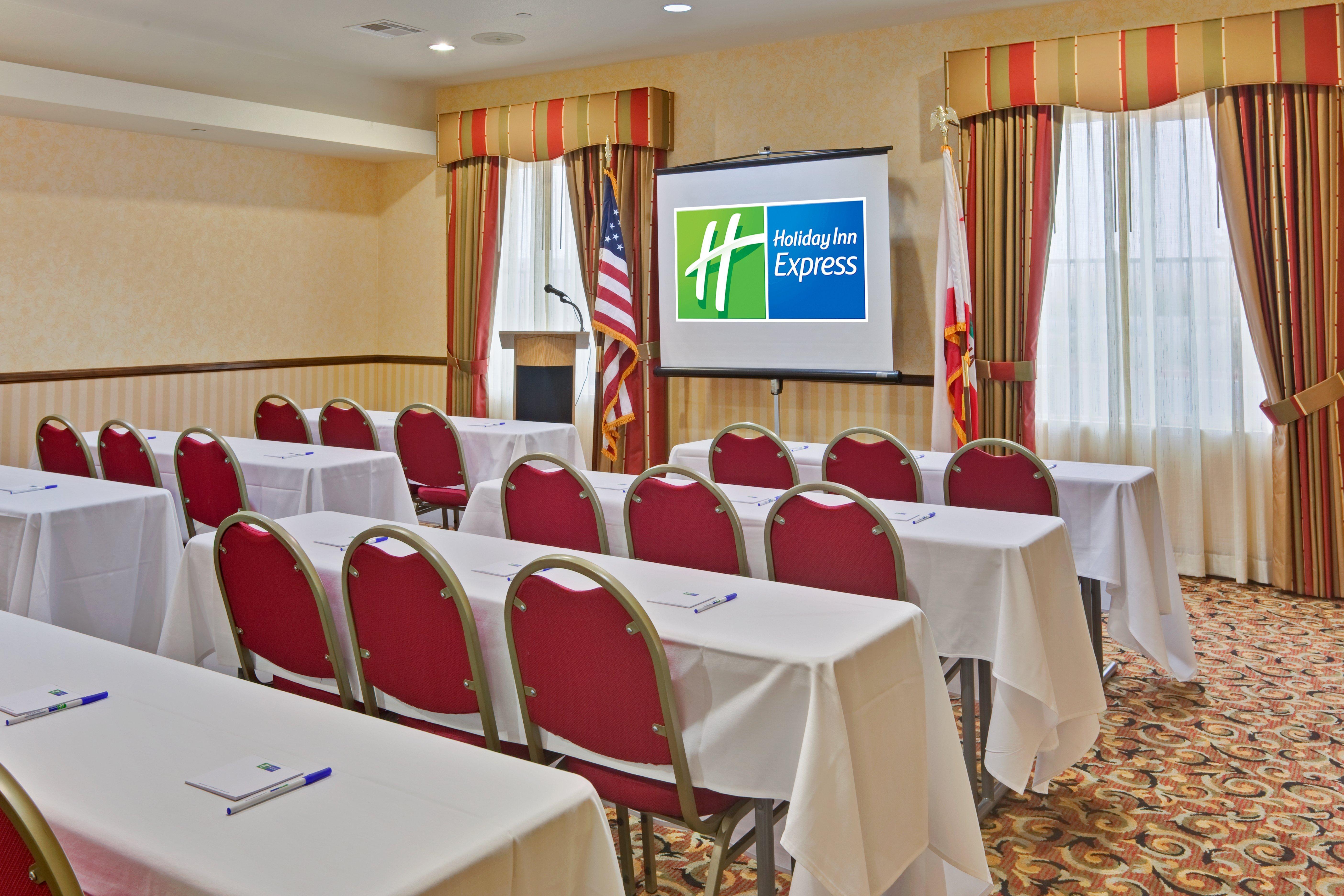 Holiday Inn Express & Suites Beaumont - Oak Valley By Ihg Екстер'єр фото